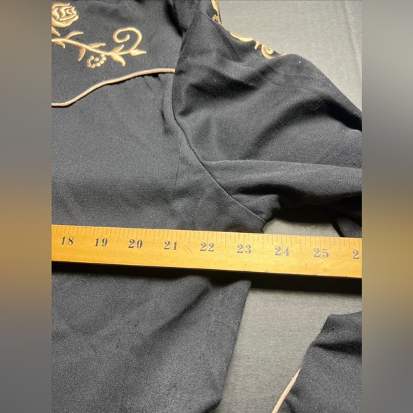 Scully Women’s Embroidered Western Shirt XL Black Roses Snap Front Rodeo - Picture 8 of 11